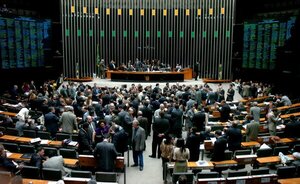 Congreso del Brasil: Avanza con la ley de amnistía para el ex presidente acusado de planear un golpe de Estado