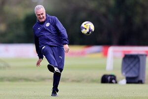 Alfaro convocó a tres futbolistas del plano local para el juego ante Perú | Unicanal