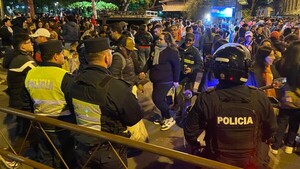 Unos 17 cuidacoches fueron detenidos en inmediaciones del Defensores del Chaco