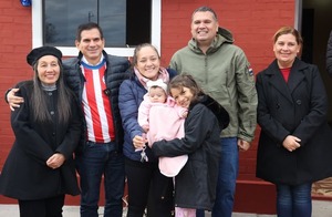 Gobierno entrega 37 viviendas sociales a familias de San Miguel, Misiones - El Trueno