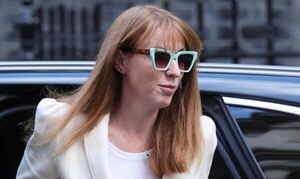 Viceprimera ministra británica dimite por evasión fiscal en Reino Unido