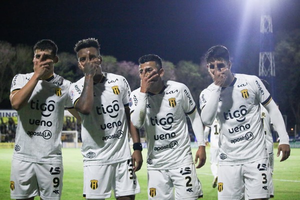 Remontada aurinegra para seguir arriba