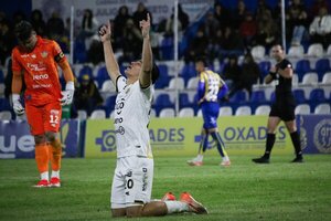 Guarani remonta frente Luqueño y sigue como único líder