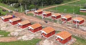 La Nación / Entregan viviendas dignas para decenas de familias de Misiones