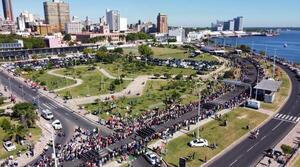 Feriado mundialista potenció la economía en los comercios, dice especialista