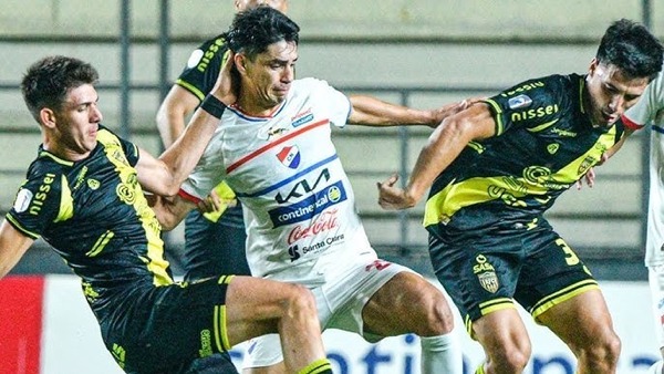 Tarde de fútbol en barrio Obrero