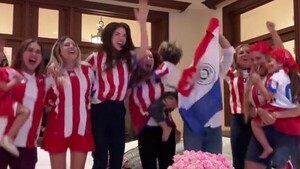 Popular / (VIDEO) ¡Mirá cómo Nadia Ferreira y Stephi Stegman festejaron juntas la clasificación de la Albirroja!