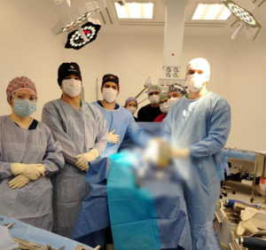 El Hospital General de Itapúa realizó la primera prótesis total de rodilla