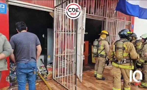 Incendio consumió parte de un supermercado, en el km 10 Acaray