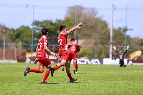 Fernando envía al abismo a Guaraní de Fram - Fútbol de Intermedia - ABC Color