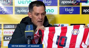Versus / Bernay se rinde ante la Albirroja: "Son el ejemplo y el camino"