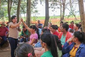 Capacitan a campesinos de Marina Cué en educación financiera