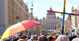 Diario HOY | El Vaticano recibe el primer gran peregrinaje LGBT+ oficial en el marco del Jubileo