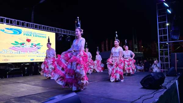 La danza, el canto y la gastronomía brillan en la tercera edición del Festival del Pira Chyryry - Nacionales - ABC Color