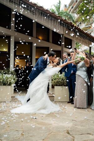Unidos en fe y amor: Yazmin y Francisco celebran en el Castillo Remanso - Sociales - ABC Color
