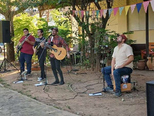 Feria y festival anticipan la primavera en la ciudad de Areguá - Cultura - ABC Color