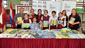 Unidos por la educación, ueno bank y ÚH continúan entregando bibliotecas