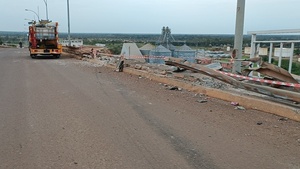 Un vehículo habría caído del puente Nanawa al río Paraguay - Concepción al Día