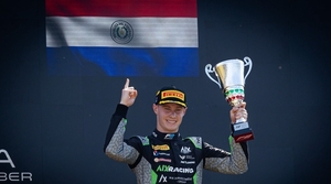 Fin de semana soñado: Doble podio histórico para Joshua Duerksen en el mítico circuito de Monza