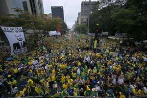Seguidores de Bolsonaro protestan contra el Supremo y respaldan las sanciones de Trump - Mundo - ABC Color