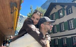 Popular / "La Joya" Enciso aprovechó su día libre para darse un paseíto con su lapa por Suiza