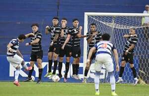 2 de Mayo 3-Olimpia 2: Picotazos del Gallo al Decano - Fútbol - ABC Color