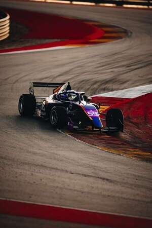 F3-Ultimate Cup Series/España: Valente sube al podio en Aragón - ABC Motor - ABC Color