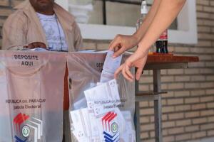Tablero electoral: Colorados y opositores en caminos opuestos
