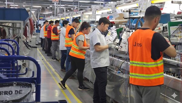 Hay fiesta industrial en la era digital y robótica - La Tribuna