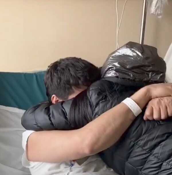 Popular / (VIDEO)Paraguayo sobreviviente en Chile se reencontró con su mamá en un emotivo abrazo