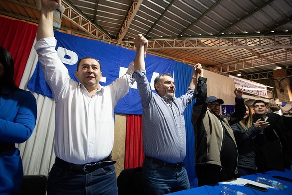 Senadores sellan acuerdo y buscarán acceder a la conducción del PLRA