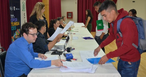 Becarios de Itapúa deben presentar documentos para segundo desembolso