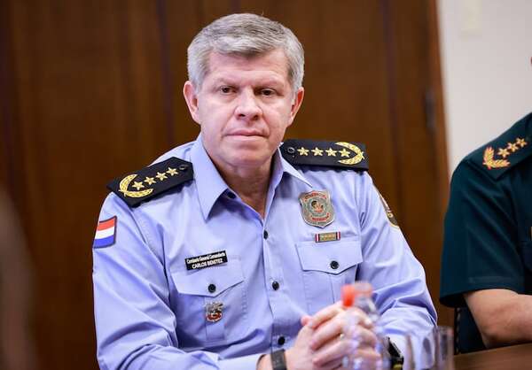 Comandante de Policía estuvo en cumpleaños de senador cartista: niega que acto haya sido político - Política - ABC Color