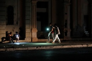 Reportan apagón masivo en varias provincias de Cuba