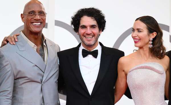 La Roca, emocionado con el premio que recibió Benny Safdie en Venecia - Gente - ABC Color