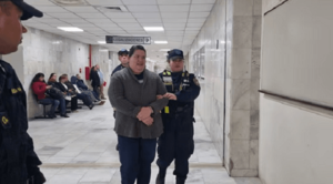 Luego de chicanear por dos años, intendenta es detenida y acude a su audiencia - Noticiero Paraguay