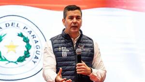 Santiago Peña promulga leyes para impulsar inversión y empleo