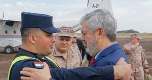 La Nación / Riera otorga reconocimiento a policías con meritoria labor en el Alto Paraná