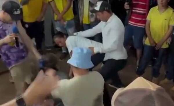 ¡Se fueron todito con su baile hot frente a mita'ikuéra en la Expo Norte ha oiko la indignación!