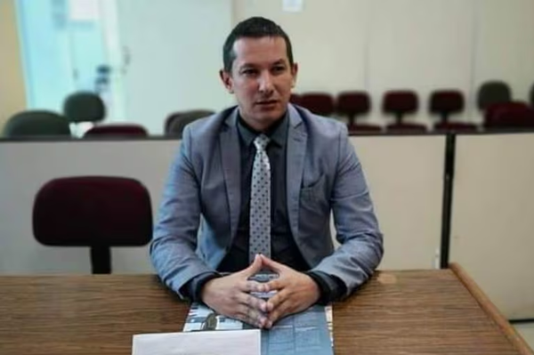 Abren sumarios contra fiscal de Santa Rosa que bailó polca Colorada - Noticiero Paraguay