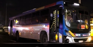 Hombre murió tras lanzarse frente a un colectivo de la Línea 44