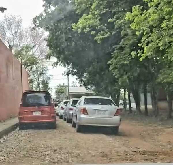 Queja ciudadana: estacionamiento indebido en Reducto - San Lorenzo Hoy