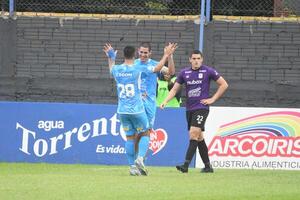 Resistencia se impone en su casa