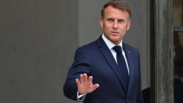 Parlamento francés destituyó al Primer Ministro y Macron deberá renovar su Gobierno