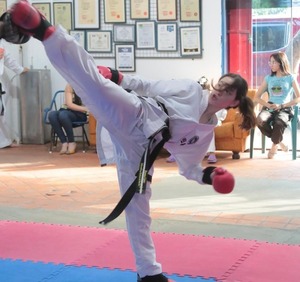Danna López representará a Paraguay en el Mundial de Taekwondo - trece