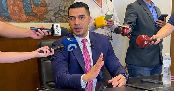 Luifer frena la campaña en Asunción a la espera de la decisión de Peña y Cartes