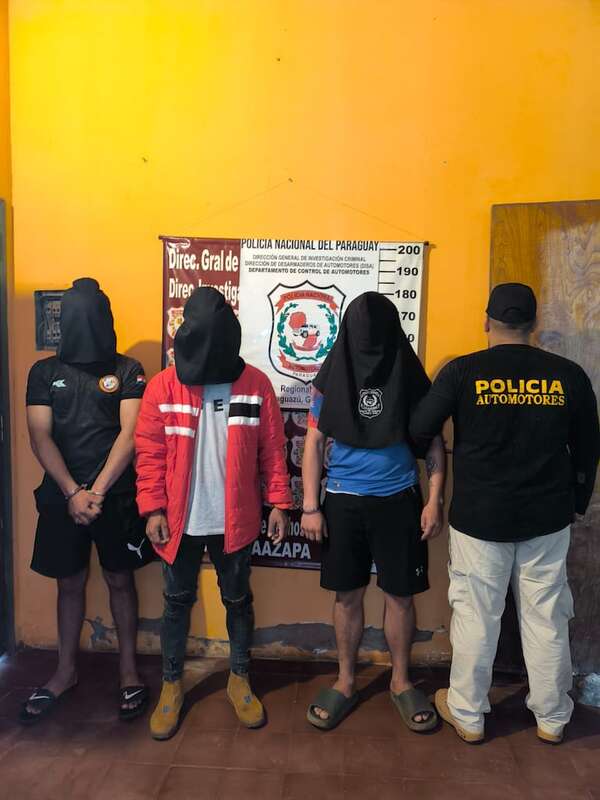 Policía desarticula banda dedicada al robo de vehículos - Policiales - ABC Color