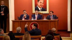 ANR aprueba 245 mil afiliaciones en medio de elogios a Cartes