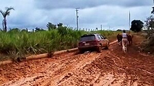 Alto Paraná: Aumenta el malestar entre vecinos que exigen asfaltado