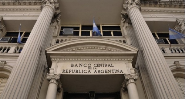 Las acciones, los bonos y la moneda de Argentina cayeron con fuerza debido a los resultados electorales